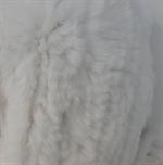 pelshue kanin med halstørklæde hvid